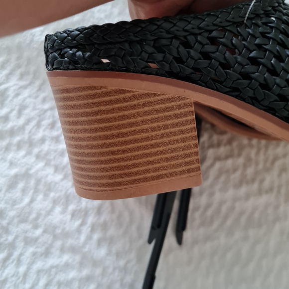 TIME AND TRU WOVEN MULES BLACK/BROWN SIZE 9 - Picture 7 of 7